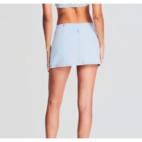 Retrofete Kayden Micro Mini Denim Skirt in Vivid Light Wash Size 28 - Picture 2 of 10